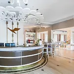 Amax Boutique Hotel 3*