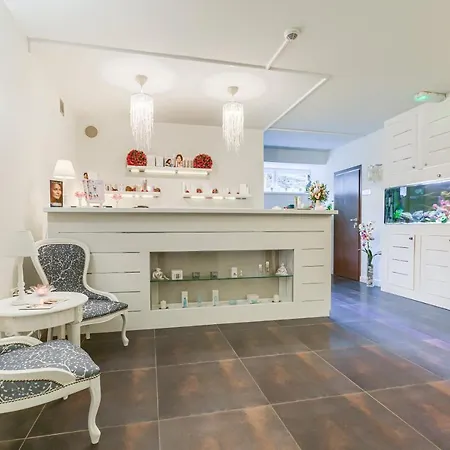 Amax Boutique Hotel 3*