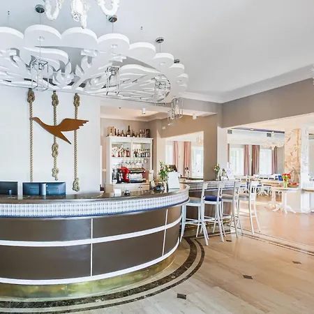 Amax Boutique Hotel 3*