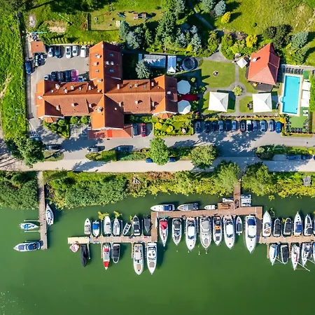 Amax Boutique Hotel 3*