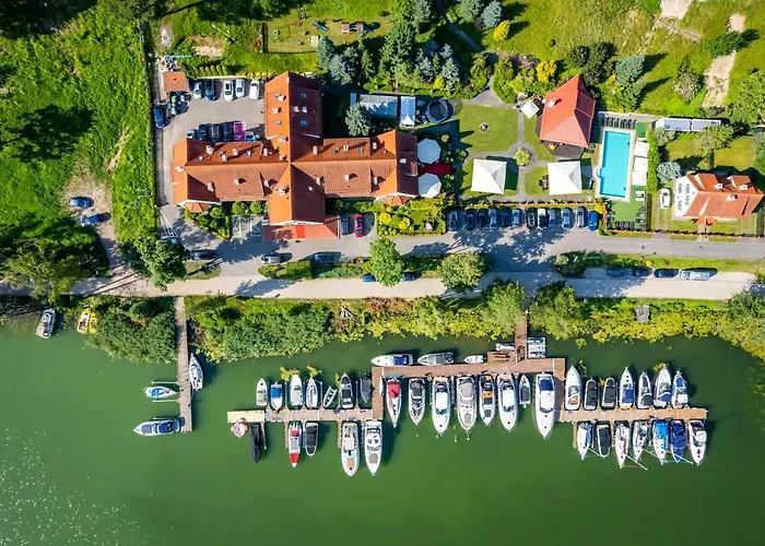 Amax Boutique Hotel 3*